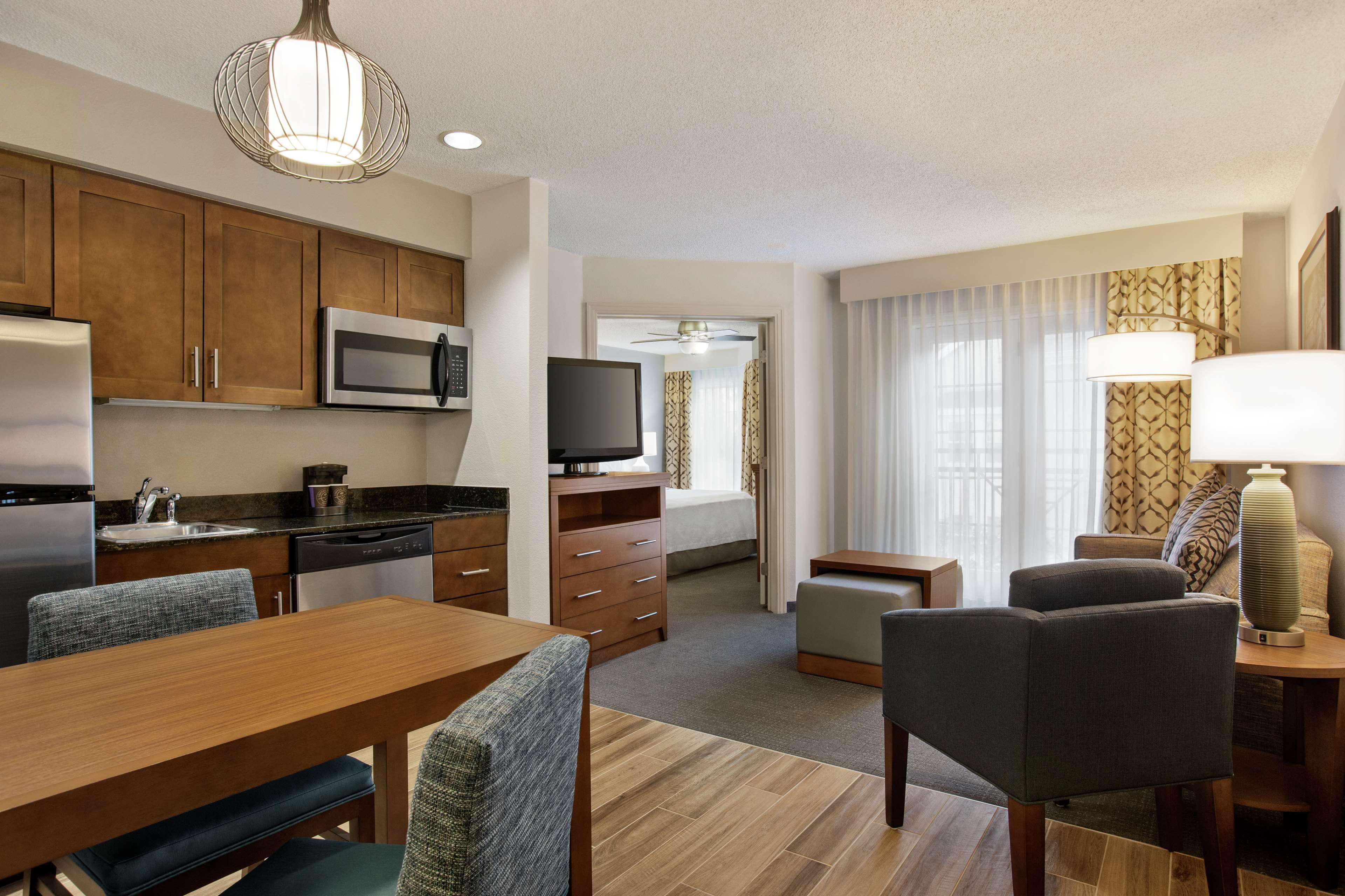 Homewood Suites By Hilton Kansas City Airport Екстериор снимка