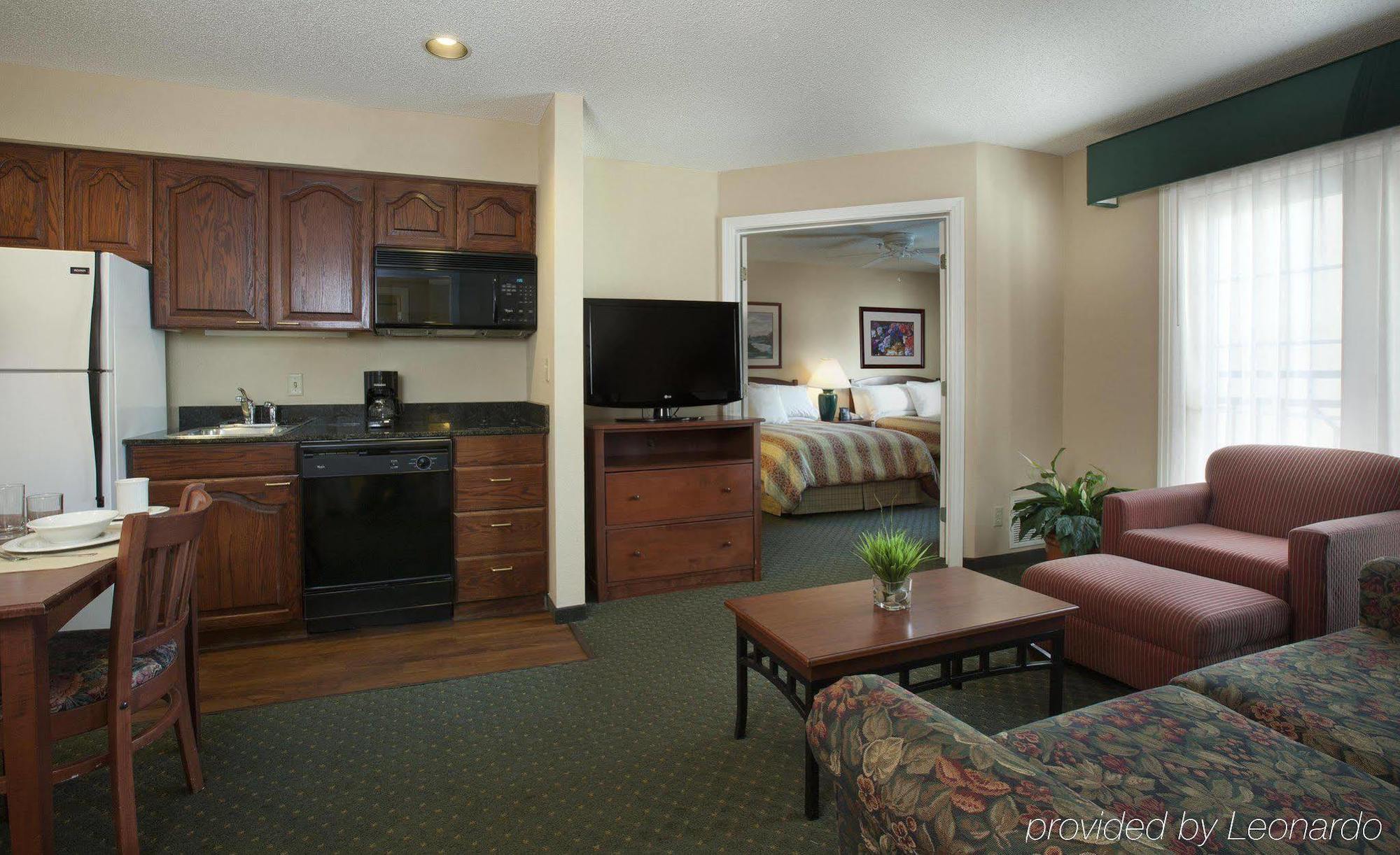 Homewood Suites By Hilton Kansas City Airport Стая снимка